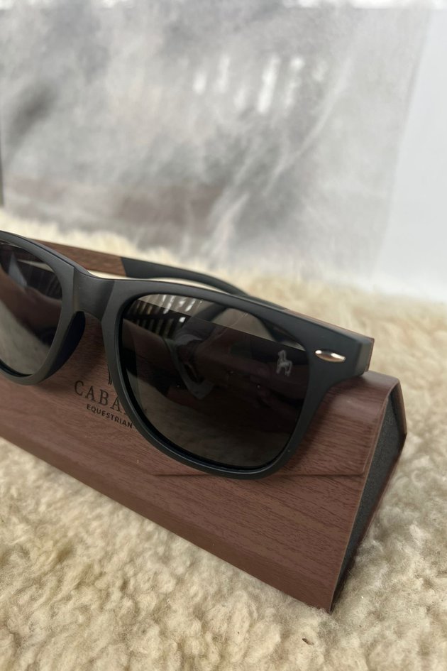 02 oculos cabana unissex theo unico