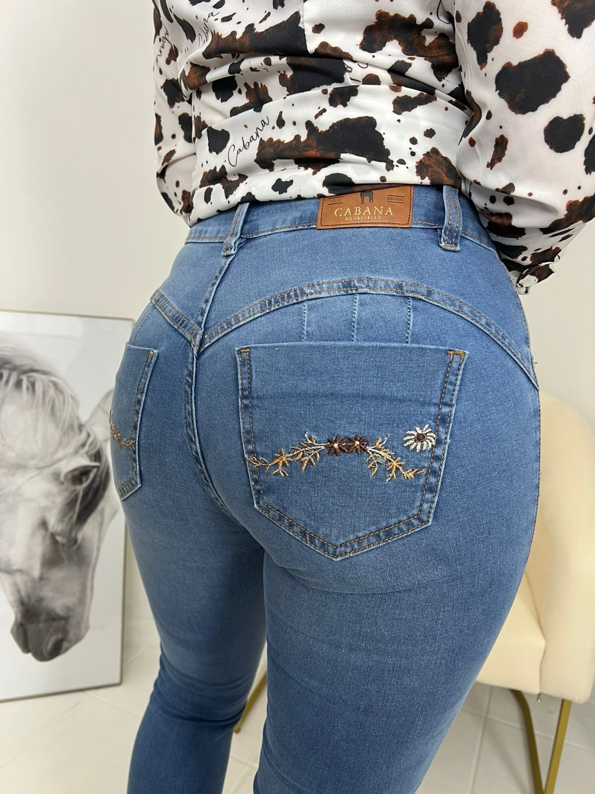 01 calca boot cut monica