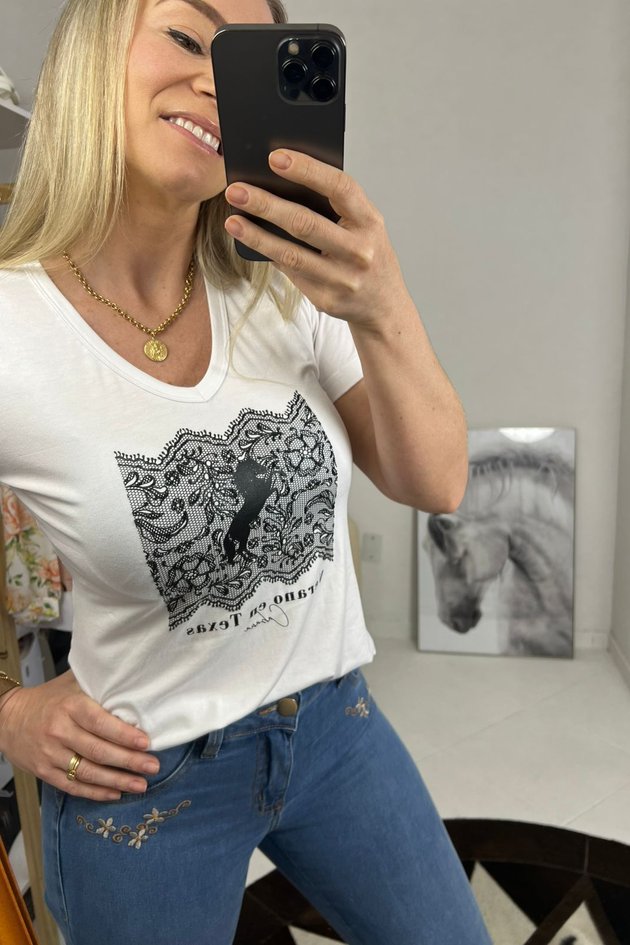 01 t shirt feminina larissa